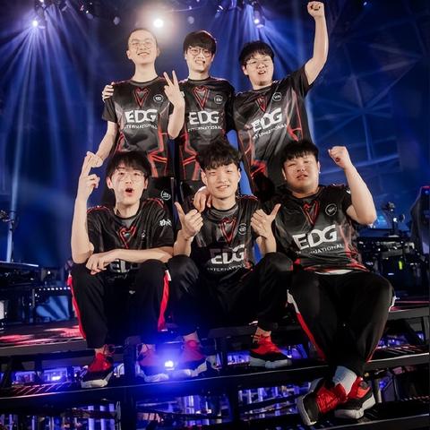 无畏契约8月10日皮肤排行揭晓！🔥解决你的皮肤选择难题🎮