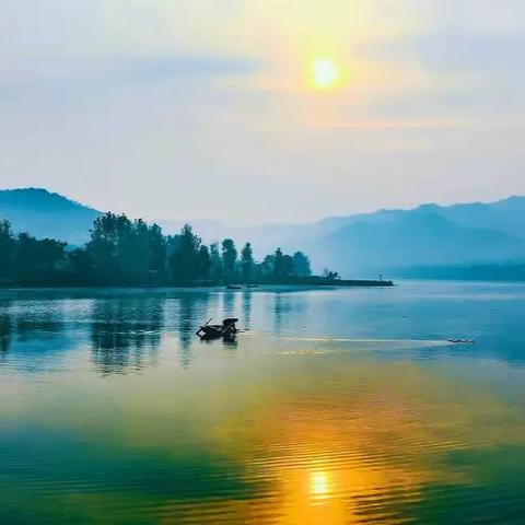 心动小镇美食价格揭秘：利润惊人！