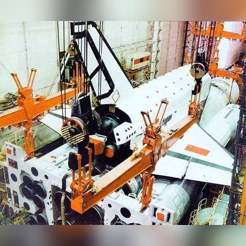 《暗黑4》暴风雪法师BD配装攻略，后期强力BD推荐！