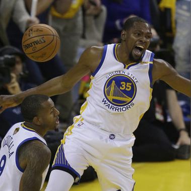 NBA2K23空中接力技巧解析