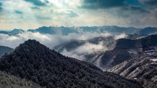山巅初升，侠士风采
