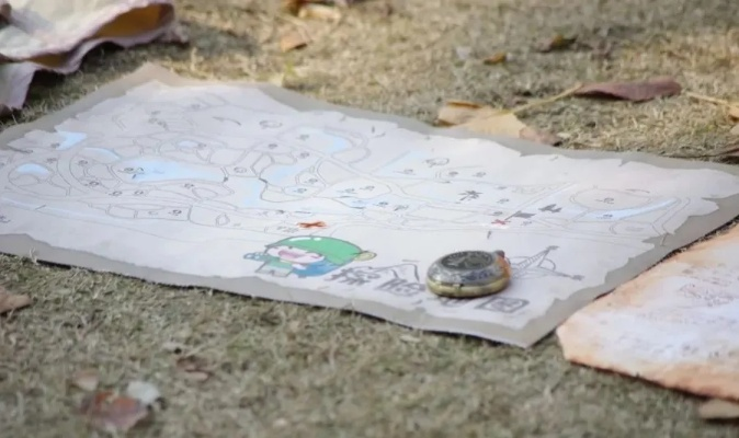 《探秘《光与影33号》洞穴：手绘地图揭秘神秘收集品》