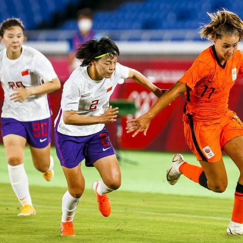 《FIFA16》中国女足球场试玩揭秘！比赛模式深度体验，FIFA16究竟有多好玩？