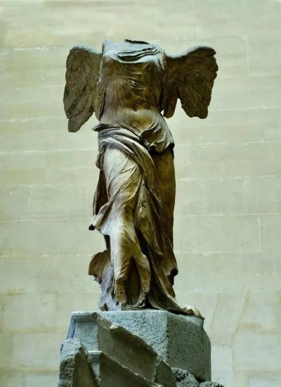 《胜利女神再现，海伦揭开新篇章之谜》