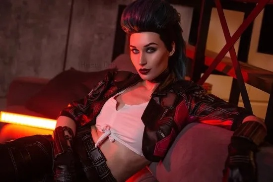 网红cos维什戴尔惊艳亮相!战损嗨丝张力十足,自信气场全开! 网红cos维什戴尔惊艳亮相!战损嗨丝张力十足,自信气场全开!