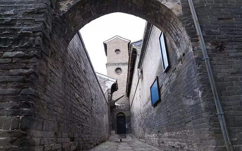 比利时古城石路告急：游客每月“搬”走50块，求放过！