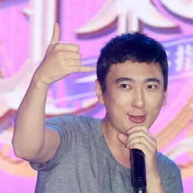 《背刺神豪福利大放送！天龙归来重楼肩免费抢，神秘活动即将开启！》