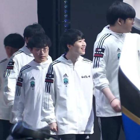 《炉石传说》乱斗6胜DK卡组攻略：轻松取胜的秘密武器