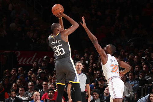 NBA传奇球星：世纪辉煌，谁与争锋？