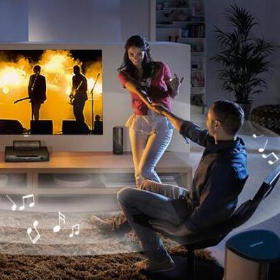 OLED电竞盛宴：夏日宅家赛场挑战！