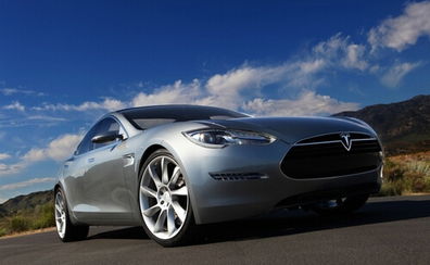 特斯拉快递体验：雪地奔驰评测揭秘，惊喜小费等你来拿