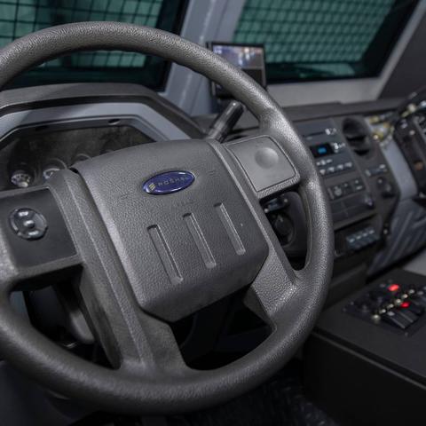 《地狱即我们》装甲车保险箱解锁攻略：APC密码获取技巧揭秘