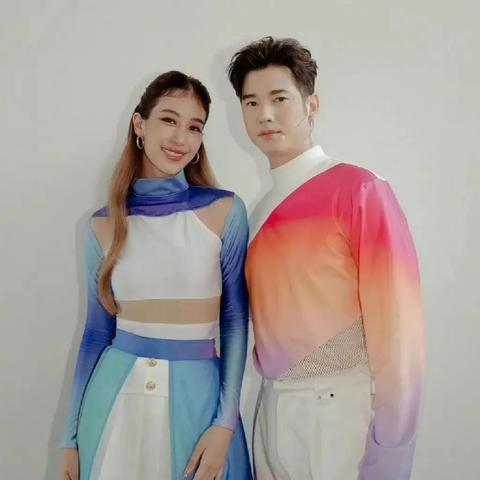 《马里奥赛车世界》彩虹之路攻略：解锁技巧揭秘，轻松畅玩新赛道