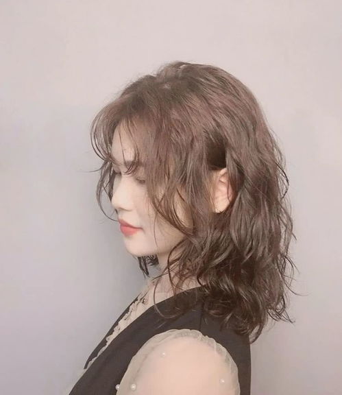 《光与影33号》独家揭秘：玛埃尔羊毛卷发型攻略大放送