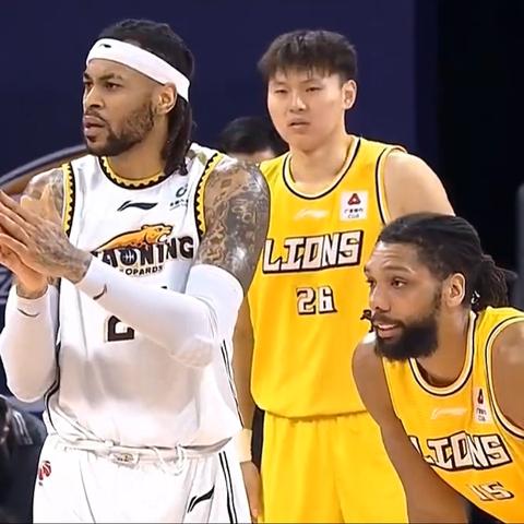 《孤岛危机2》多人模式深度体验，揭秘全新战术价值解析