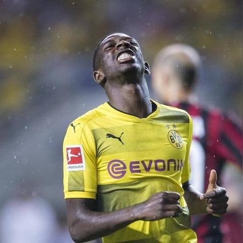 中场奇才指挥若定,诺坎普铁腰铸就辉煌传奇! 中场奇才指挥若定,诺坎普铁腰铸就辉煌传奇!