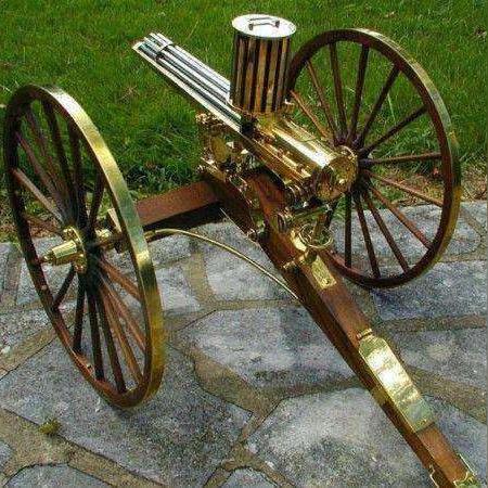 步枪弹夹怎么选？弹鼓与弹匣的实战性能深度揭秘