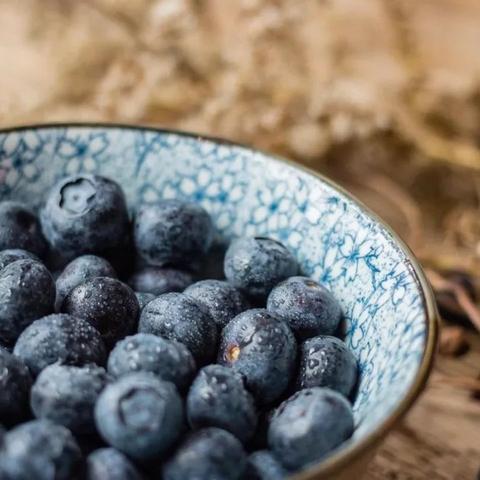 蓝莓冰淇淋项链怎么搭?2026年最强获取与属性深度解析 蓝莓冰淇淋项链怎么搭?2026年最强获取与属性深度解析