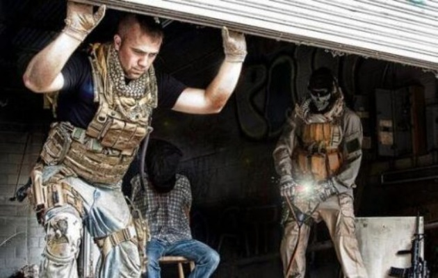 尼基·格拉泽广告涉淡化性暴力 使命召唤，黑色行动7英国遭禁播