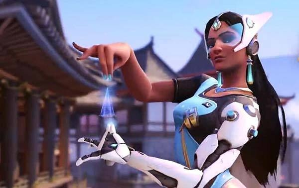 玩家热议，守望先锋超模猫会飞拉人，平衡性遭吐槽