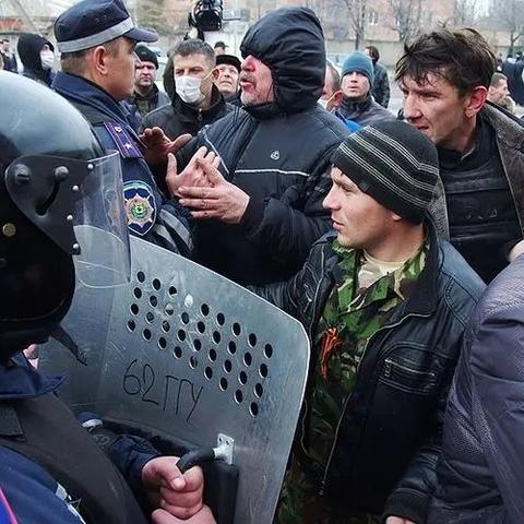 2025最新反恐行动新手卡领取渠道，错过少把黄金枪！