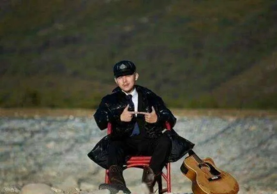 大冰复播为何只剩一人?揭秘独狼直播背后的流量密码 大冰复播为何只剩一人?揭秘独狼直播背后的流量密码