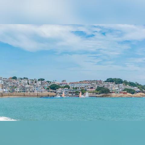 景区回应多人推风动石，这块巨石到底能不能推倒？