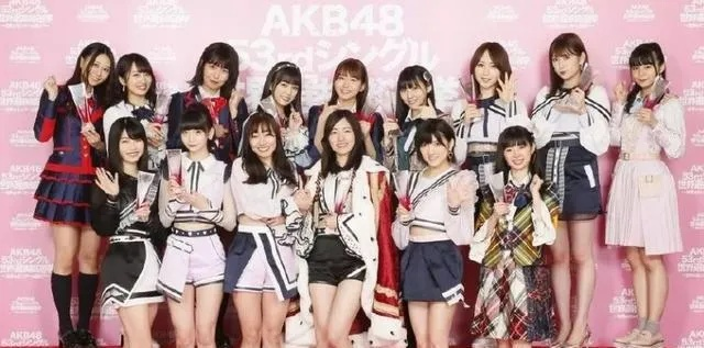 日本偶像遭恶心粉丝骚扰，为何不敢拉黑？