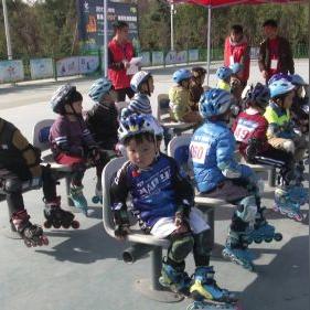 急速轮滑怎么变快？揭秘大神都在用的极限过弯技巧