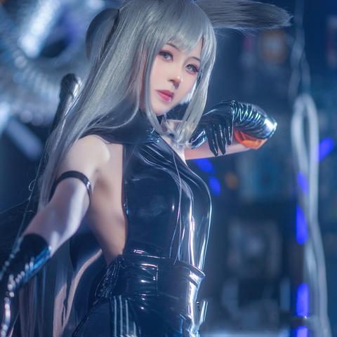 明日方舟漂泊者Cos惊艳，绝美身姿引玩家热议