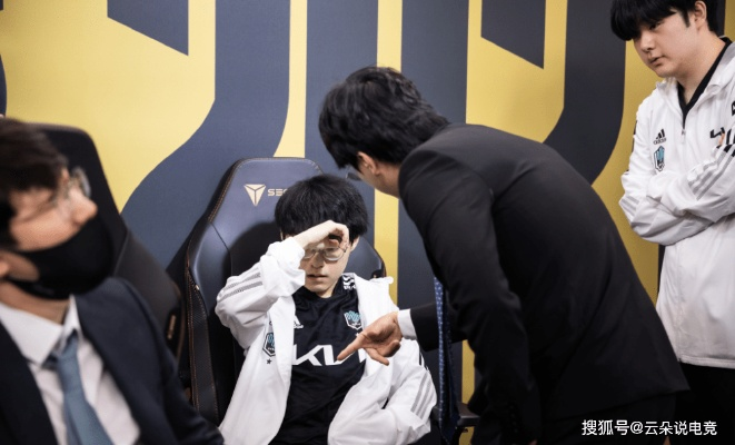 DK vs VG世纪对决，揭秘当年银河战舰为何让玩家热泪盈眶？