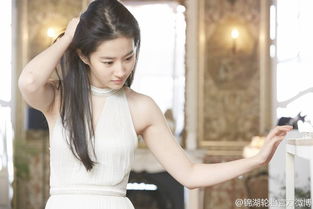 刘亦菲杀青送LV，揭秘顶级杀青礼选品门道与商业潜规则