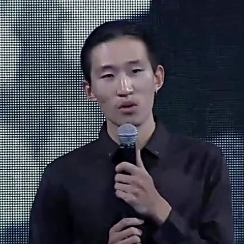 马诺为何被骂十年？深扒拜金女标签背后的社会焦虑与真相