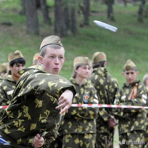 反恐精英2更新上线，颠覆传统FPS换弹设计，玩家等的换弹改变来了