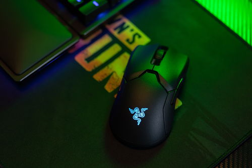 雷蛇毒蝰V4 Pro深度评测，游戏鼠标的终极体验？