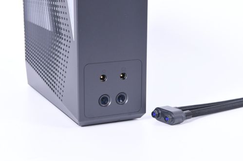 70美元！CRKD专业控制器功能丰富，满足硬核玩家需求