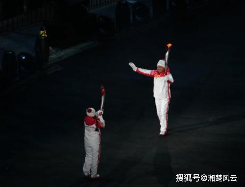 击剑冠军秦雪被指擦边？深扒运动员颜值变现的流量门道