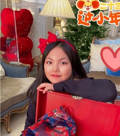 李湘晒王诗龄近照，这才是顶级富养的终极答案？