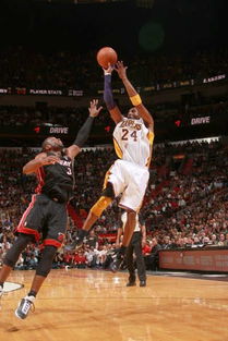 揭秘科比投篮动作,如何练成教科书级后仰跳投? 揭秘科比投篮动作,如何练成教科书级后仰跳投?