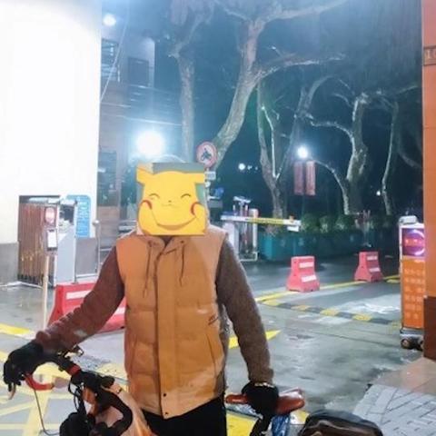 常规登场方式引发玩家讨论