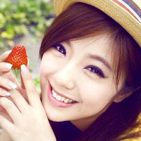 赵奕欢为何能长红？揭秘宅男女神的游戏化生存法则