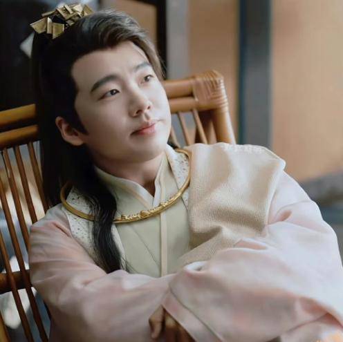 范思辙摘不掉的大金项圈怎么破？属性收益与最强养成攻略